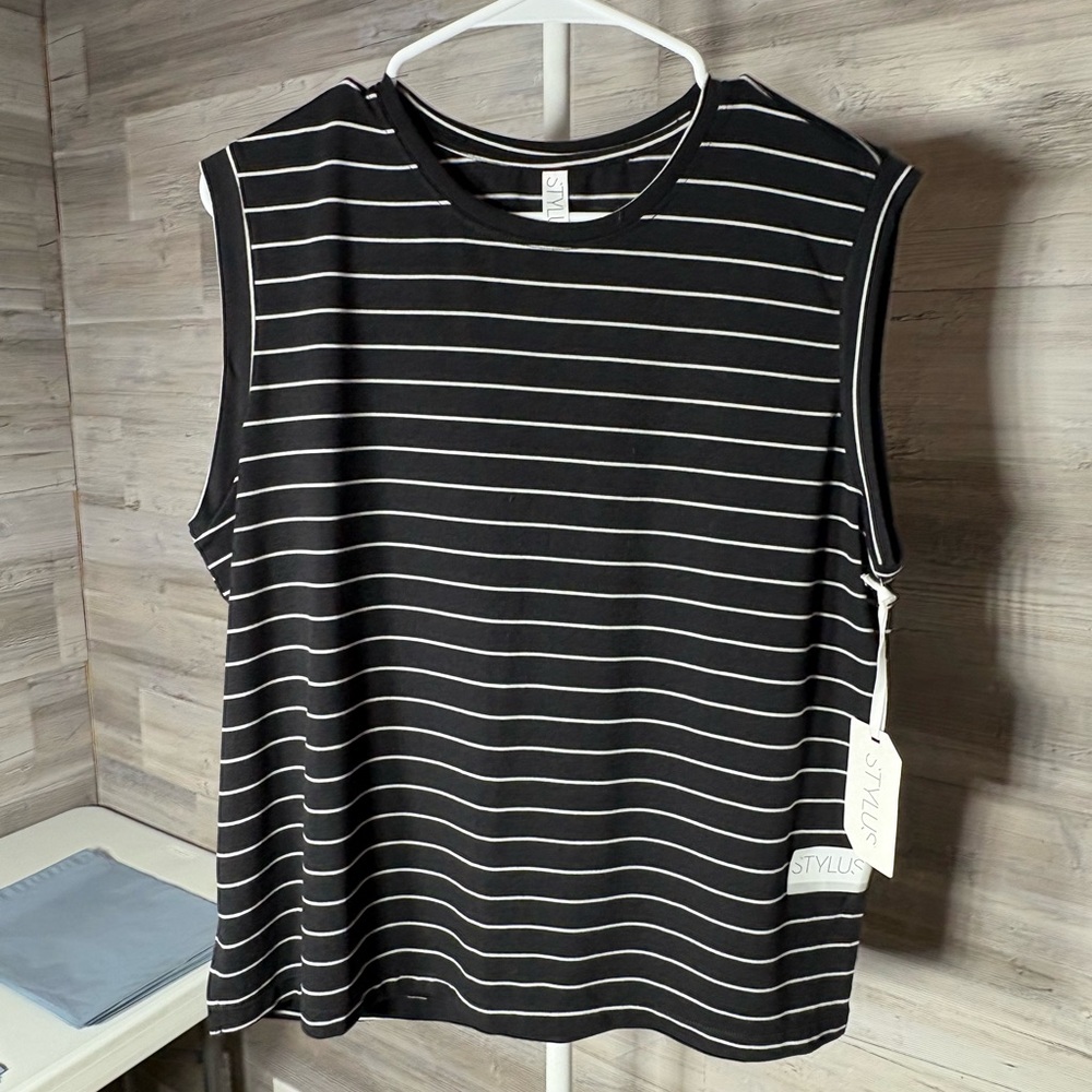 STYLUS Women's Black and White Striped Muscle Tee 605